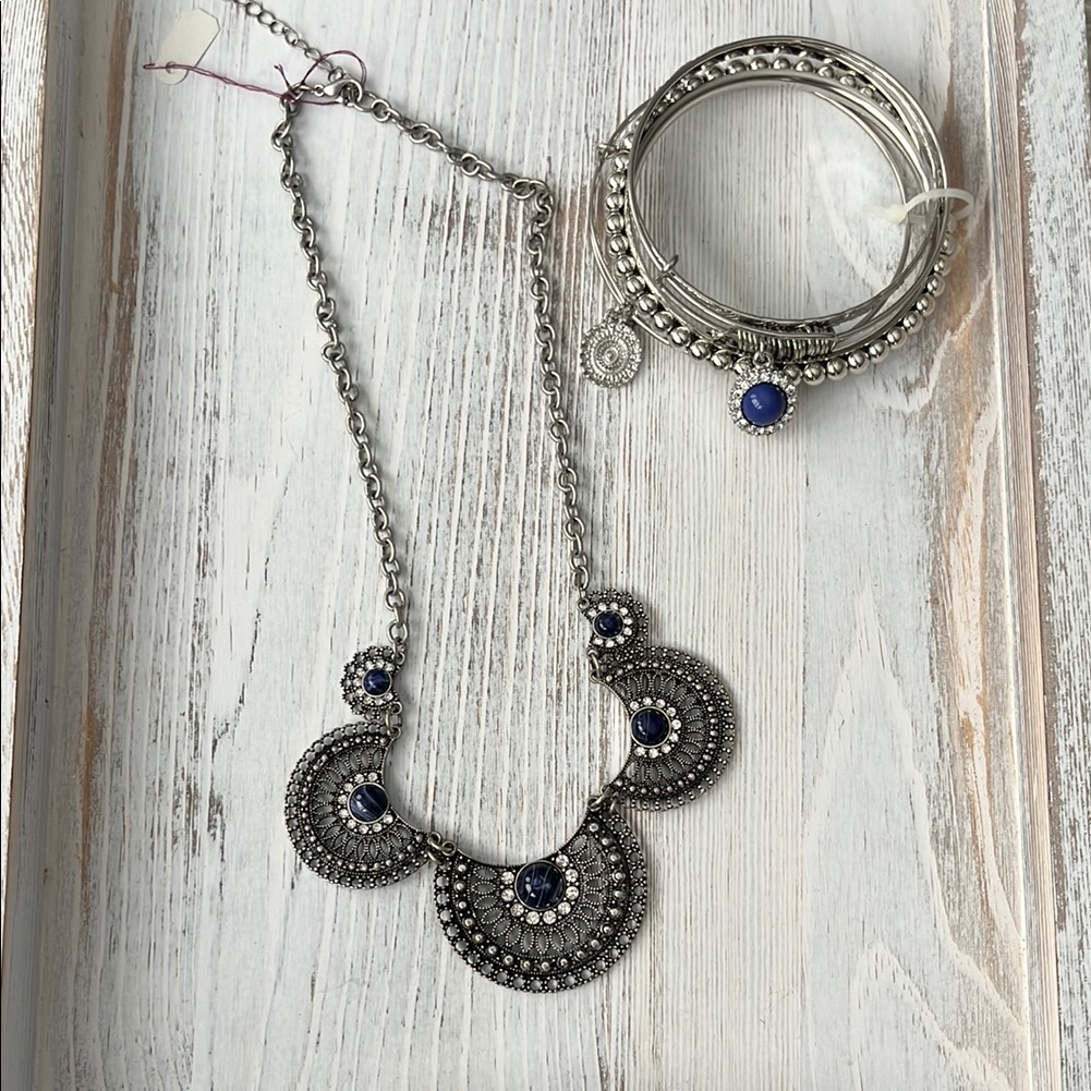 Dress Barn Silver And Blue Necklace